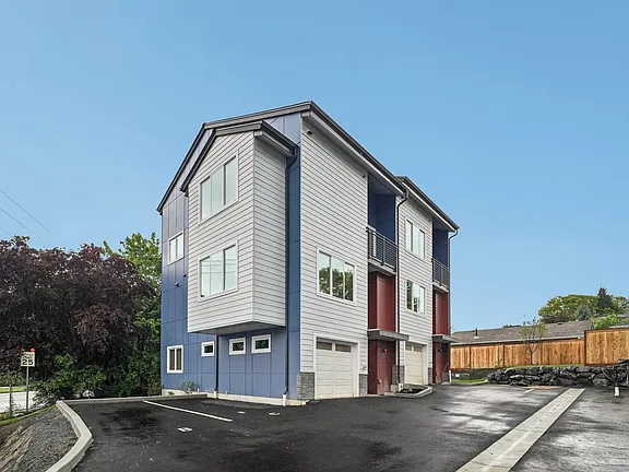 4311 35th St W, Seattle — 8 luxury townhomes